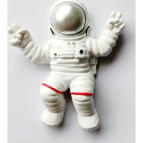 Creative Spaceship Pilot Magnet Fridge Magnets Landing on the Moon 3D Resin Refrigerator Magnet Sticker Home Decor Gift