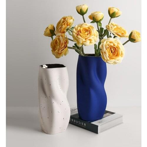 Matte twisted ceramic vases for household decoration, hydroponic ceramic vases for living room, flower arrangement vase gifts