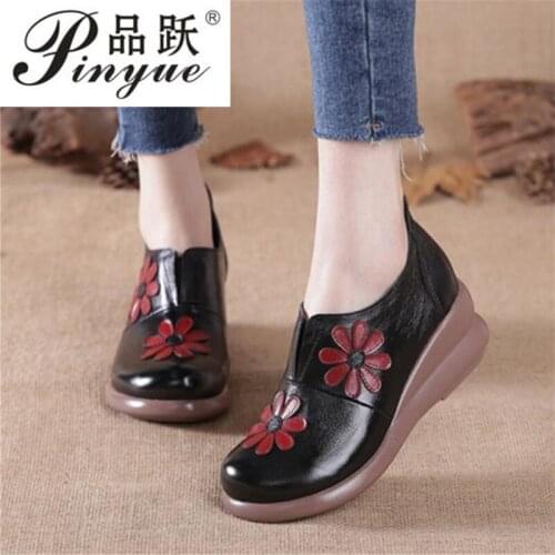 Women Shoes Soft Genuine Leather Casual shoes 5cm platform Autumn Slip-on Womens Mon Shoes Mother boots