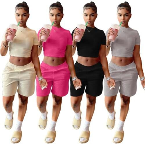 Solid Color Round Neck Sexy Crop Top and Casual Shorts Sweatsuits 2021 Summer New Arrival Two Piece Set Women Fashion Suits