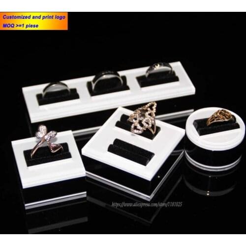 Fashion Acrylic Rings Holder Ring Display Stand Ring Organizer Jewelry Showing Rack Showcsae in white and black