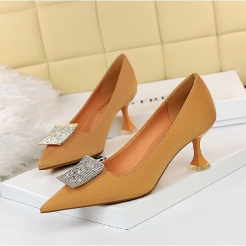 Sexy Nightclub Women 8.5cm High Heels Pumps Luxury Yellow Beige Heels Bling Crystal Pointed Toe Stiletto Escarpins Wedding Shoes