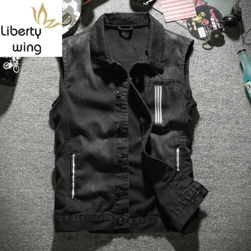 Korean Thin Slim Fit Vintage Cowboy Sleeveless Waistcoats Single Breasted Turn Down Collar Fashion Mens Denim Vests Plus Size