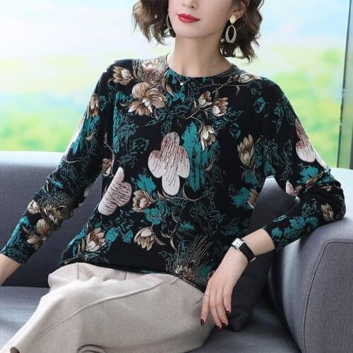 Sweaters and Sweaters Women O neck Long sleeve Keep warm Pullover 2019 Autumn Winter New fashion flower pattern Printed sweater
