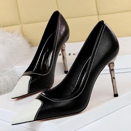 2021 Elegant Women Stripper 9.5cm Pencil High Heels Pumps Tacones Luxury Female Beige Heels Pumps Scarpins Designer Party Shoes
