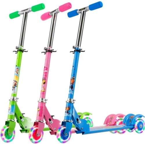 New Non-slip Handle Three-wheeled Flashing Bicycle Anti-slip Wear-resistant Foldable Childrens Scooter
