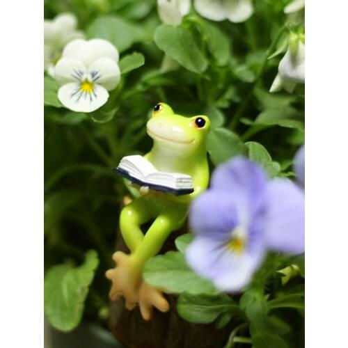 Cute Little Frog Statue Resin Animal Chef Frog Office Bookshelf Flower Pot Fish Tank Garden Micro Landscape Decoration Figurines