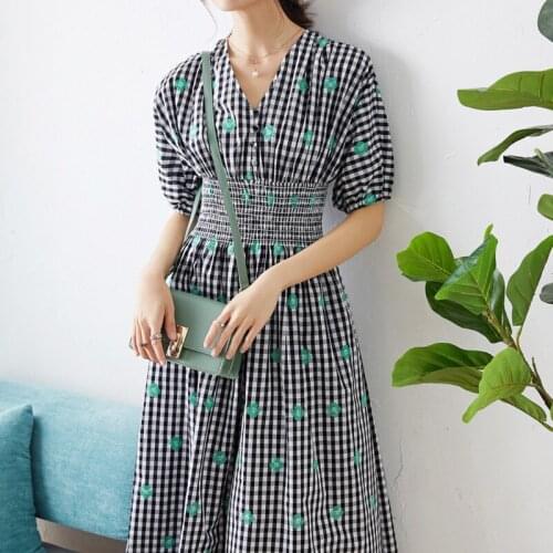 Embroidered Clovers New cotton cotton dress is white and black squares the princess