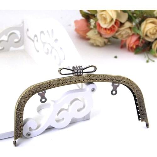 K108 antique brass bow-knot Diamond arc-shaped Metal purse frame Kiss Clasp 18.5cm DIY Kiss lock bag