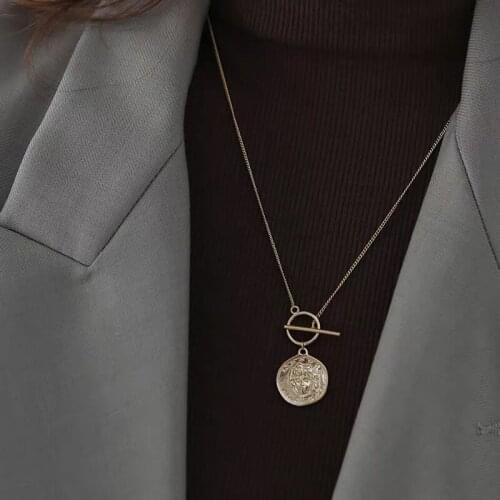 Harajuku hip-hop Earth cool stainless steel round brand portrait necklace ins cool breeze stainless steel square brand