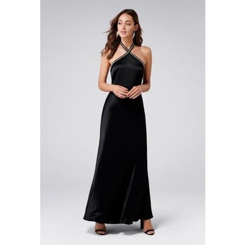 Elegant Halter Dew Shoulder Floor Length Black Evening Dresses Sleeveless Beading 2021 New Design Fashion Simple Formal Gown