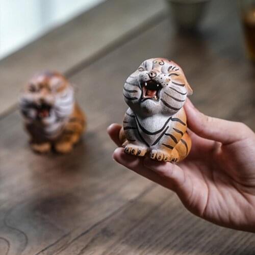 Tea Pet Tiger Shape Unique Purple Sand Animal Sculpture Tea Figurines for Office