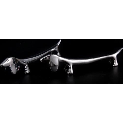 Hot Sale 1Pcs Cute Dachshund Dog Metal Nail Brush Pen Rack Stand Holder Manicure Nail Art Tool Metal Pen Racks Display Holders