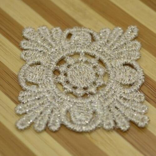 30Pcs 4X4cm DIY Lace Applique Headdress High Quality Vintage Style Embroidered Gold Lace Edge Trims Applique Sewing Craft