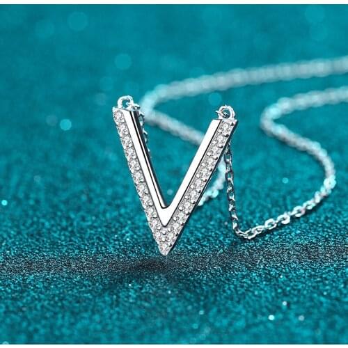 Silver 925 Original Brilliant Cut Total 0.19 Carat Diamond Test Past D Color Moissanite V Letter Pendant Necklace Gemstone Chain