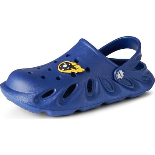 New Clogs Hole Summer Sandals Men 2021 Designer Shoes Men EVA Injection Sneakers Non-slip Beach Wading Sports Walking Slippers