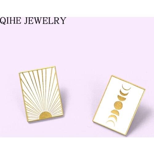 Sun Moon Phase Enamel Pins Badge Golden Line Geometric Brooches Couple Backpacks Lapel Pin Jewelry Gift for Friends Wholesale