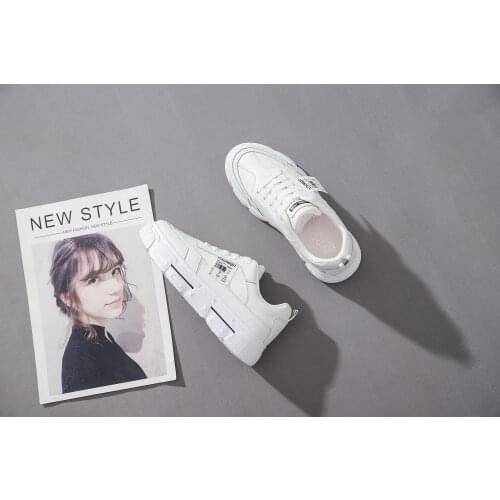 White shoes womens new style flat bottom low-top lace-up womens shoes student casual board shoes women fashion and stylish