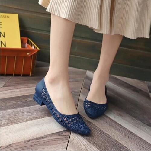 Summer New Korean Style Fashion Thick Heels Pointed Toe Shallow Cut Out PVC Women Beach Sandals Ladies Jelly Shoes 20210327