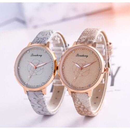 2021 Hot New Arrival Fashion Ladies Watches Leather Strap Women Watch Simple Rhinestone Scale Quartz Watch Relogio Feminino