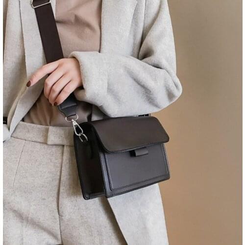 Ins Baitai Female Handbag In Spring Tide Wide Shoulder Strap Small Square Bag Vintage One-shoulder Shoulder Satchel