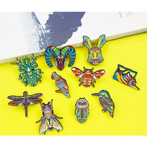 Rainbow Insect Animal Brooch Bee Dragonfly Parrot Owl Magpie Rabbit Cow Snail Colored Enamel Pin Badge Jewelry Lesbian Gay Gift