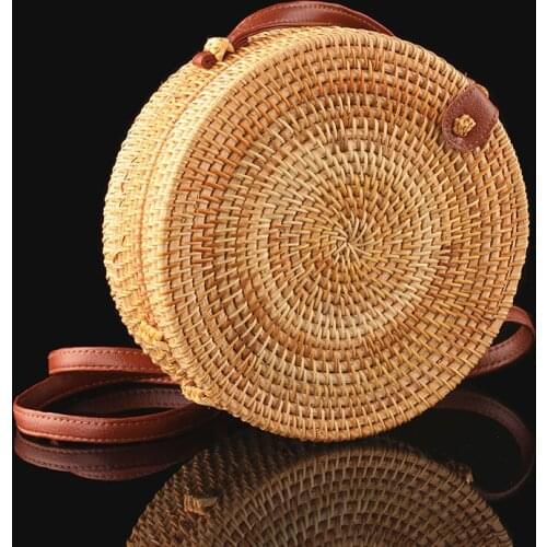 2021 New Bali Vintage Handmade Crossbody Leather Bag Round Beach Bag Girls Circle Rattan Bag Small Bohemian Shoulder Bag Women