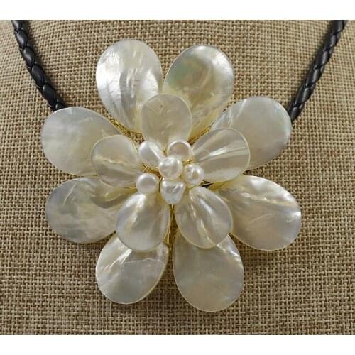 Unique Pearls Jewellery Handmade Shell Flower Necklace White Pearls Top Quality Shell Wedding Party Women Gift Fine Jewelry