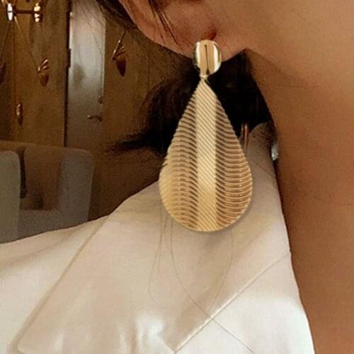 Find Me Simple Alloy Texture Earrings Fan Shaped Leaf Pendant Earrings For Women Fashion Jewelry Accessories