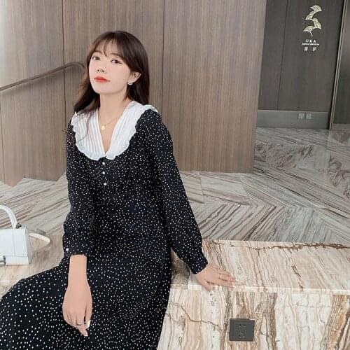 2021 autumn Korean version sweet, gentle and elegant Slim New V-neck splicing lace long sleeve wave point thin Chiffon Dress