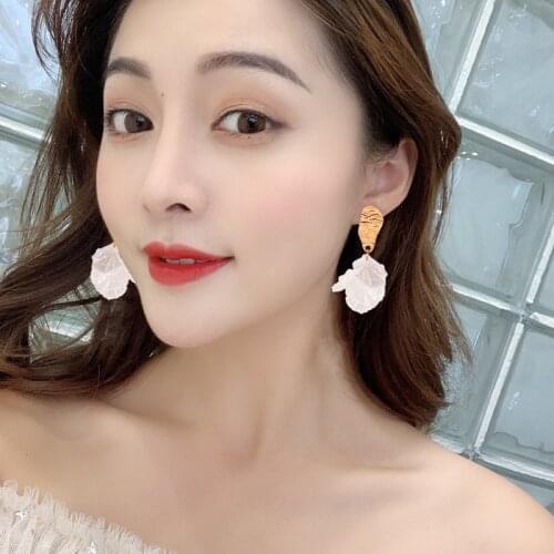 2020 hot South Korea Small Fresh Acrylic Petals Earrings Multilayer Sweet Girlish Fashion Ear Jewelry for women