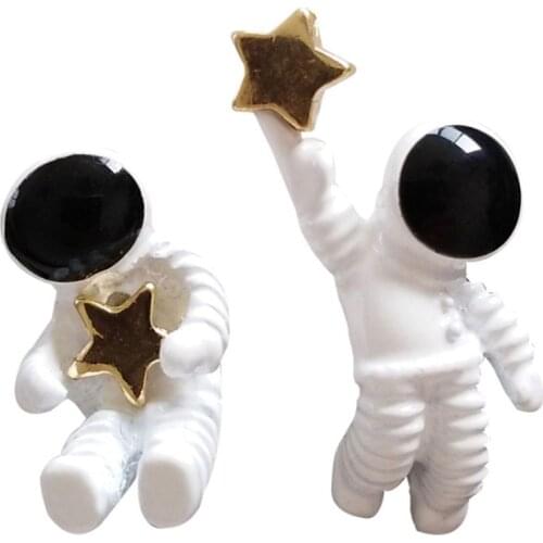 Cute Asymmetric Space Astronauts Cat Catch Fish Dangle Earrings Fashion Earrings E56A