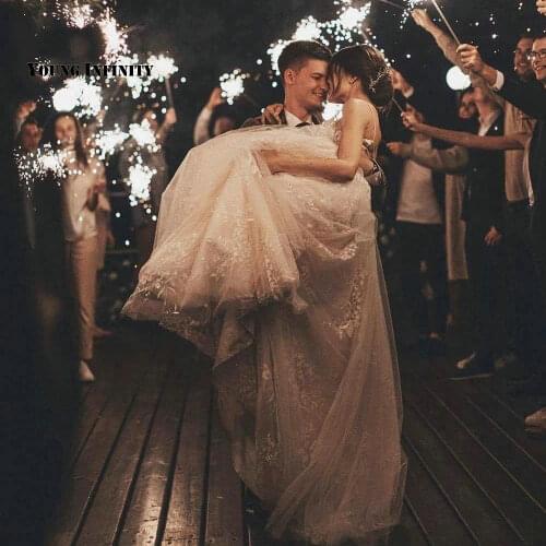 Amazing Ball Gown Wedding Dresses 2021 Sleeveless Bridal Gown Lace Up Back Square Collar Court Train White Plus Size Bride