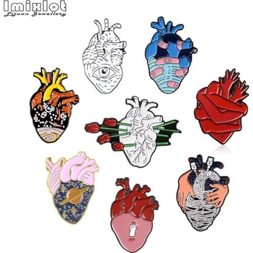 8style Anatomical Heart Enamel Pin Medical Anatomy Heart Brooches Collar Pins for Doctor Nurse Lapel Pin Denim Bags Badge Gifts