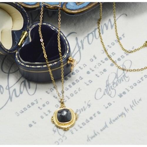 VOERYNT Vintage Pendants