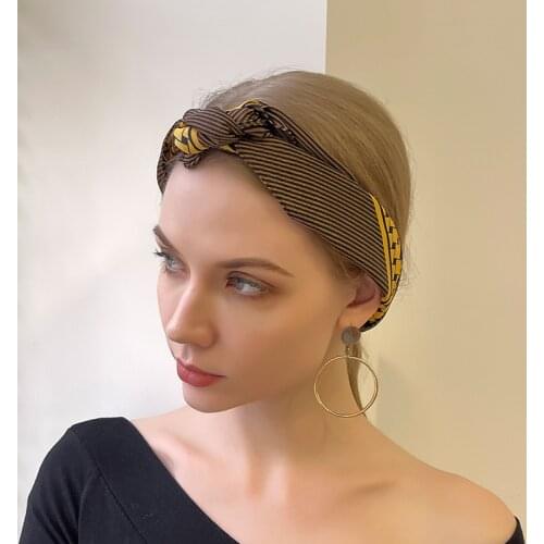 2021 Luxury Brand Silk Scarf Spring Autumn Small Women Shawls And Wraps Fashion Print Hair Neck Hijabs Foulard Scarves