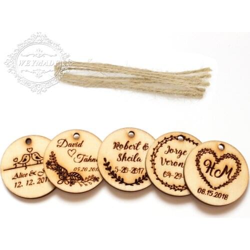 50 * Personalized Engraved Rustic Christening Wooden Wine Charm Custom Bride Baptism Wood Label Wedding Round Favor Gifts Tags