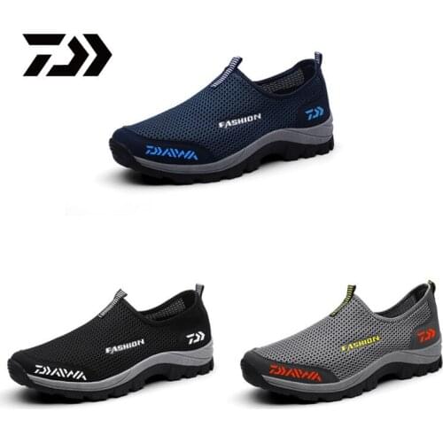 Daiwa Hiking Fishing Shoes Anti-skid Mountain Climbing Boots Outdoor Athletic Breathable Anti-wear Fishing Men Shoes 588