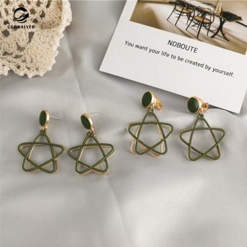 Non allergic needle New Korean Temperament Hollow Contrast Five pointed star Earrings Korean Net red Retro Minority Earrings 825