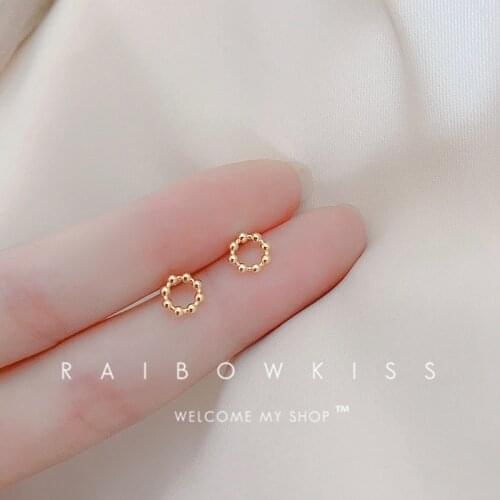 Round Hollow Stud Earrings For Women Multiple Strand Beads Simple Exquisite Keep Pierced Cartilage Ear Nails Lady Small Jewelry