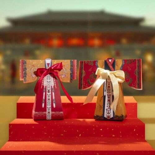 50pairs Paper Candy Boxes Bridal Groom Laser Cut Traditional Chinese Dress Gown Gift Box Wedding Favors