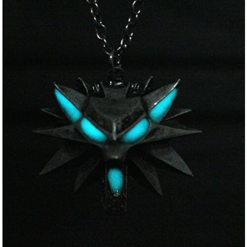 Wizard 3 Wild Hunt Game Pendant Necklace Geralt Animal Metal Link Chain Wolf Head Necklace Original Luminous Halloween Pendants