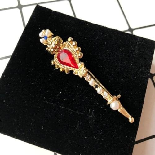 Red Sweet Color Crown Brooches Personality Tempernent Jewelry