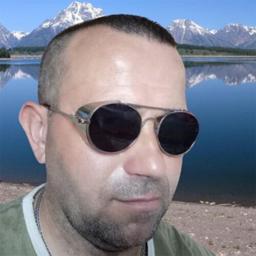 2021 Retro Steampunk Style Sunglasses Men Women Brand Designer Round Metal Frame Punk Lens Vintage Gothic Sun Glasses Shades