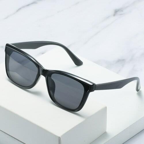 2021 new fashion personality small frame square sunglasses women trend retro wild sunglasses men street driving glasses