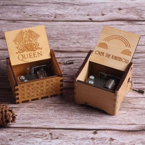 New Dropshipping Queen Music Box Antique Carved Wooden Hand cranks Power Game Crossing Rainbow Christmas Birthday Gifts