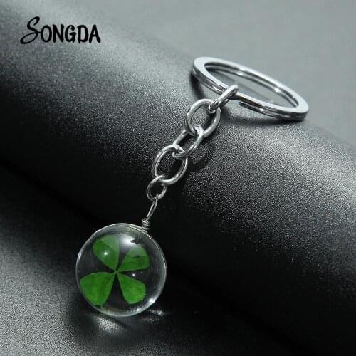 Green Dry Four Leaf Clover Keychain Creative Colorful Natural Dried Flower Glass Crystal Ball Women Bag Charms Key Chain