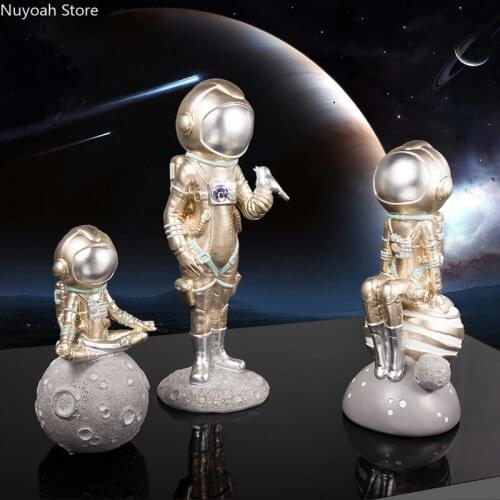 Creative Home Decoration Female Astronaut Decoration Resin Figure Crafts Desktop Furnishings/Living Room Decoration Accessories