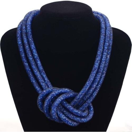 Melia cueillez votre jeunesse Chains