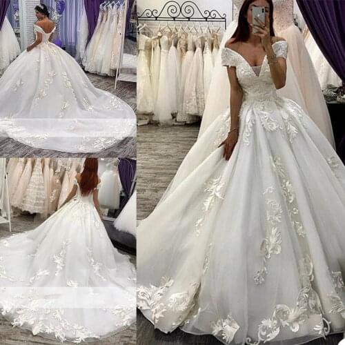 Luxury Wedding Dresses V Neck Short Sleeve Lace Appliques Bridal Gowns Custom Made Backless Sweep Train A Line Wedding Dress